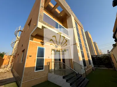 اشيم وافخم فيلا ثاني ساكن تتكون من خمس غرف نوم ماستر _صالة ومجلس _مطبخ مجهز _7 حمام _صيانة كاملة علي المالك _قريب من الخدمات والمواصلات _السعر الافضل