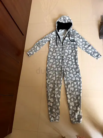 Grey hooded onesie with heart print - women's loungewear (Large)