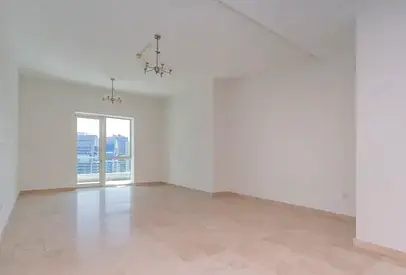 Spacious 3BR Apartment plus Extra Room | 3 Balconies