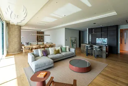 Expansive Open Plan | Upgraded | Furnished