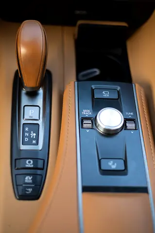 صورة 7 لـ 2024 Lexus LC-SERIES