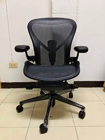 Herman miller Aeron remastered size B fully loaded