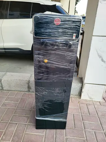 Bottom load water dispenser