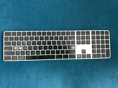 Apple Magic Keyboard black with Touch ID - English only