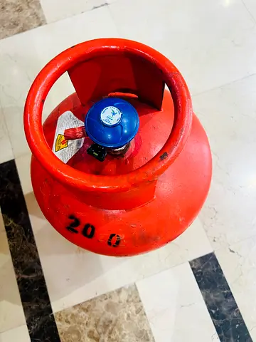 Gas cylinder free delivery with regulator