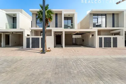 Exclusive 4BR Villa on the Beach | Full Sea View