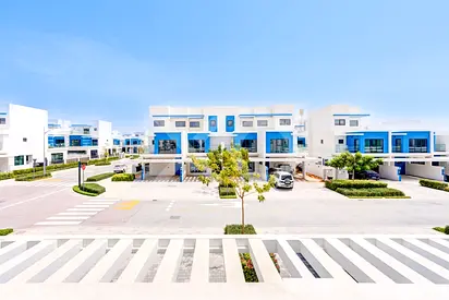 Family Ready: 5-Bed Unfurnished Townhouse, Park Views