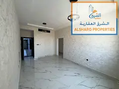 2 bedrooms + living room 3 bathrooms Master bedrooms Central air conditioning High-quality finishing