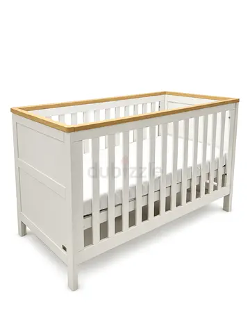 Unused Mamas & Papas Harwell Cot Bed + Mattress - White/Oak