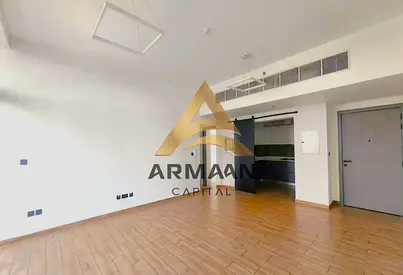 Spacious & Bright | Golf View | Equipped Kitchen