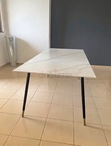 Modern marble-top dining table THE ONE