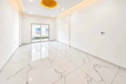 BOULEVARD VIEW | BRIGHT STUDIO | VACANT