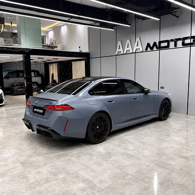 2025 BMW M5 照片 6