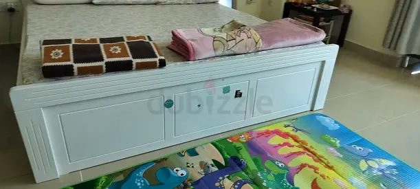 Full king size bed