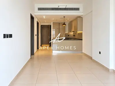 1 Bed + Study | Fitted Kitchen | Vacant