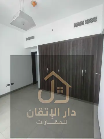 فرصة رائعة شقة للإيجار غرفتين وصاله منطقه الرولة يوجد باركين و مسبح و جيم سعر ممتاز