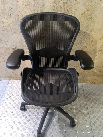 Herman Miller Aeron chair for selling.colour black size B