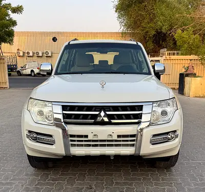 2014 Mitsubishi Pajero GLS Top Line GCC Specs