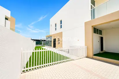 Plus Maid's Room | Private Garden | Single Row | Vacant