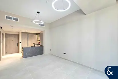 One Bedroom I Rented Unit I 778 Sqft