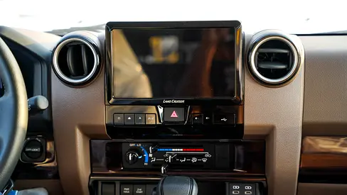 2026 Toyota LAND CRUISER 70 SERIES — миниатюра 15