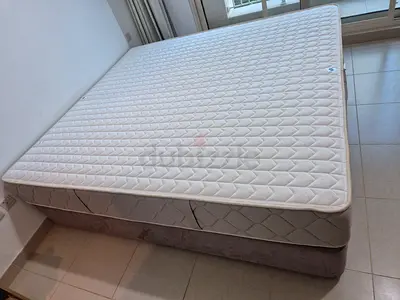 Bed with mattress 200 × 210