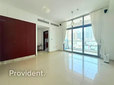Spacious | Closed Kitchen | Vacant