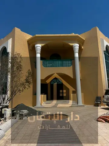 فرصة ذهبية للإيجار فيلا طابقين منطقة الطرفة موقع استراتيجي يوجد تكييف شباك