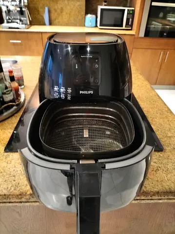 Philips Air Fryer - Large Basket, Good Working Condition