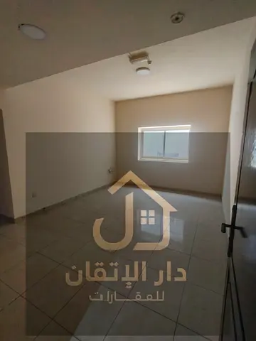 فرصة ذهبية للإيجار شقة غرفتين وصاله منطقه القليعه خزان حائط و تكيف مركزي