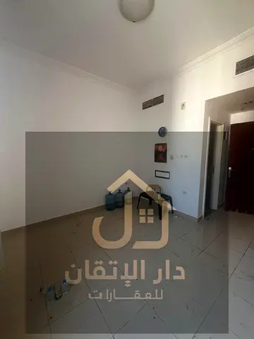 *استديو للإيجار السنوي في النباعة - 18,000 درهم*