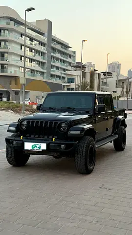Jeep Gladiator Overland 2020 # GCC # Low kilometer /FULL AGENCY SERVICE HISTORY/ACCIDENT FREE