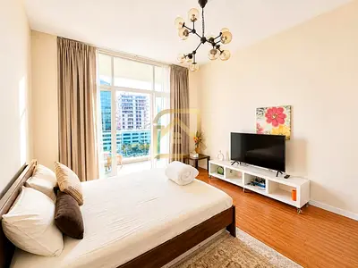 4 chqs | Modern Amenities | Stunning Views