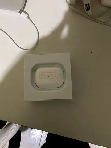 AirPods Pro 1st gen (mint condition) with charger + ear tips