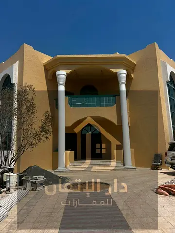 فرصة ذهبية للإيجار فيلا طابقين منطقة الطرفة موقع استراتيجي يوجد تكييف شباك