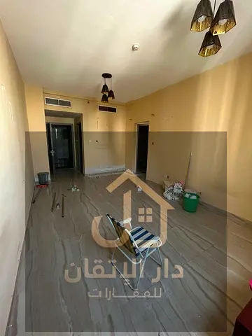 فرصة ذهبية للإيجار شقة غرفة وصالة منطقة القاسمية اول ساكن  يوجد باركين مجان