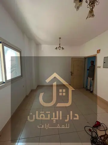 استديو للإيجار السنوي في القليعة | مطبخ منفصل | تكييف مركزي | مساحة واسعة | 17,000 درهم