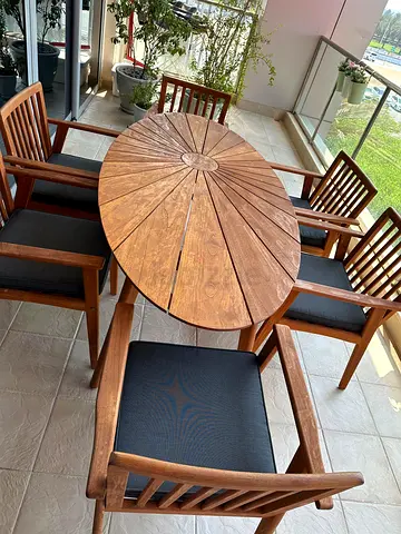 Solid Wood Oval Dining Table with 6 Matching Chairs - Good Condition