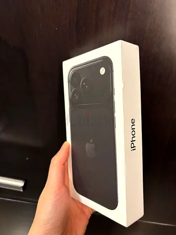 iPhone 18 Pro 512GB - Black (New Good condition)