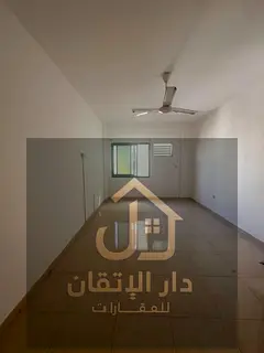 Golden opportunity to rent a 3-bedroom apartment with hall. Spacious areas in Al Nabba. For bachelor
