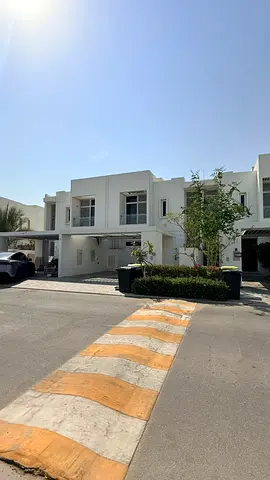 Spacious 3br townhouse