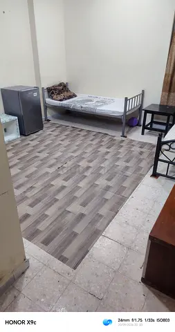 Bed space available for male executive person  all in  850