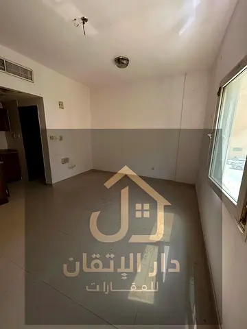 فرصة ذهبية للإيجار استديو منطقه النباعه موقع حيوي وقريب من جميع الخدمات