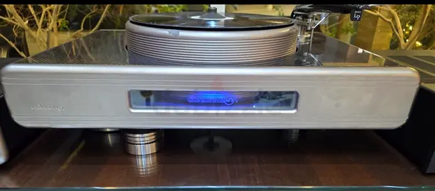 Continuum Criterion turntable