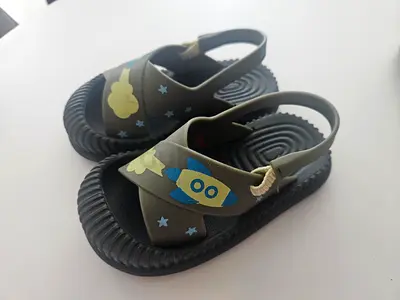 Ipanema NEW toddler rocket-themed sandals 23/24 Brasil size, 25/26 Euro size, 9 USA size