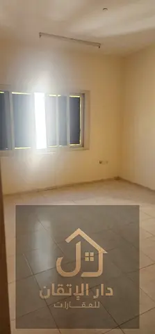 Golden opportunity for rent: studio apartment in Al Goueir area. Excellent location, close to services, and at a competitive price.