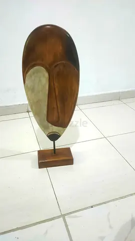 Hand-carved Wooden Tribal Mask Sculpture - Decorative Cultural Memorabilia