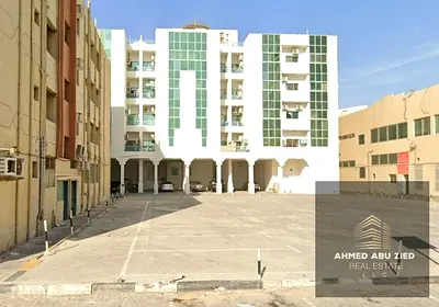 أرض سكنية تجارية للبيع في القاسمية بوشغارة بالشارقة مقابل نستو هايبر ماركت بمساحة 10000 قدم مربع وتصريح بناء أرضي و3 طوابق مواقف و15 طابقاً متكرراً