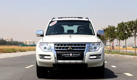 Mitsubishi Pajero GLS Top Line 2022 GCC Specs LOW MILAGE