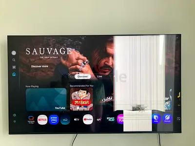 55" Samsung Smart TV with cracked screen - needs repair